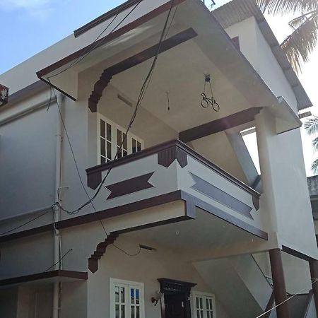 Frangipani Holiday Home Fort Kochi エクステリア 写真