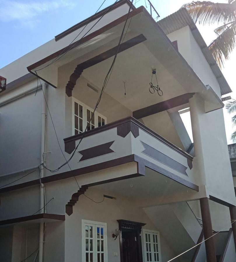 Frangipani Holiday Home Fort Kochi エクステリア 写真